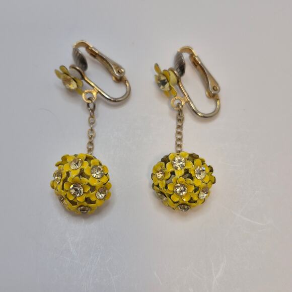 Vintage Yellow Enameled Floral Dangle Drop Clip-on Earrings with Rhinestones - Picture 2 of 9